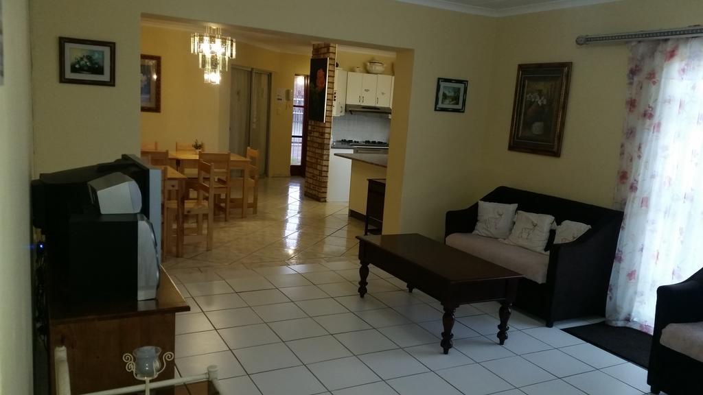Ebenezer Guesthouse Bluewater Bay Port Elizabeth Buitenkant foto