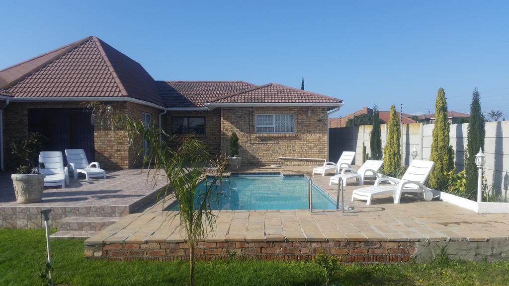 Ebenezer Guesthouse Bluewater Bay Port Elizabeth Buitenkant foto