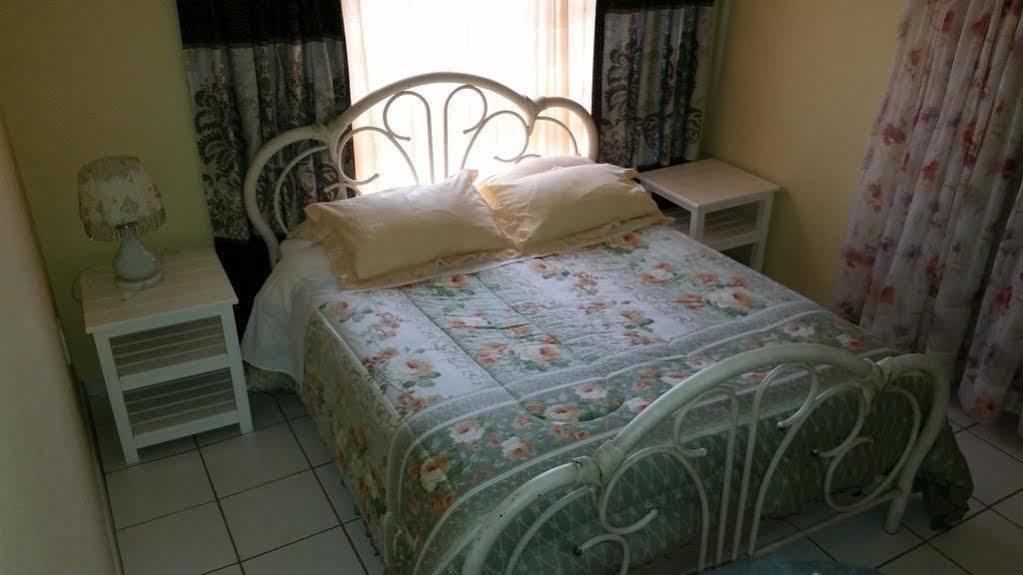 Ebenezer Guesthouse Bluewater Bay Port Elizabeth Buitenkant foto