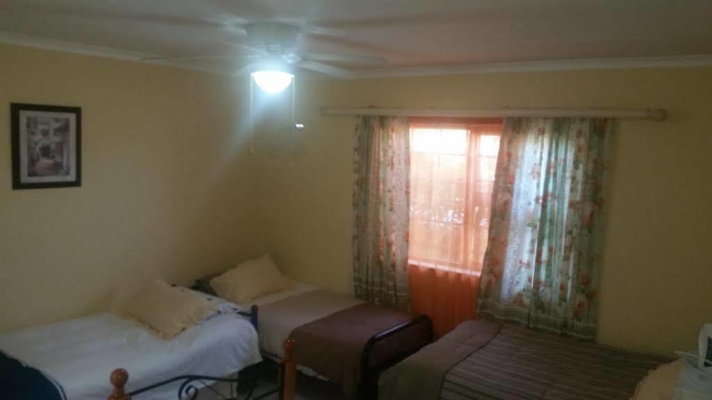 Ebenezer Guesthouse Bluewater Bay Port Elizabeth Buitenkant foto