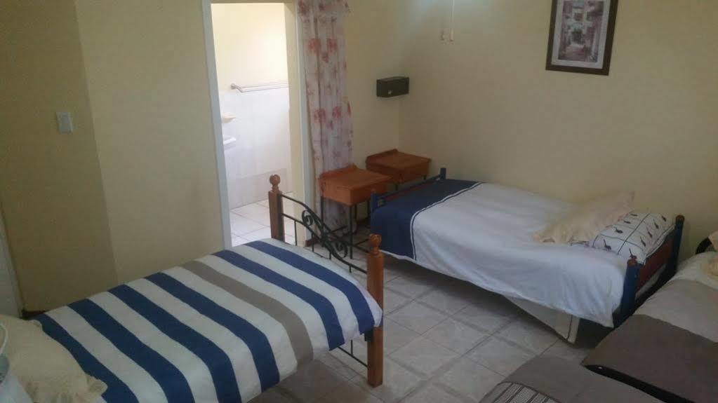 Ebenezer Guesthouse Bluewater Bay Port Elizabeth Buitenkant foto