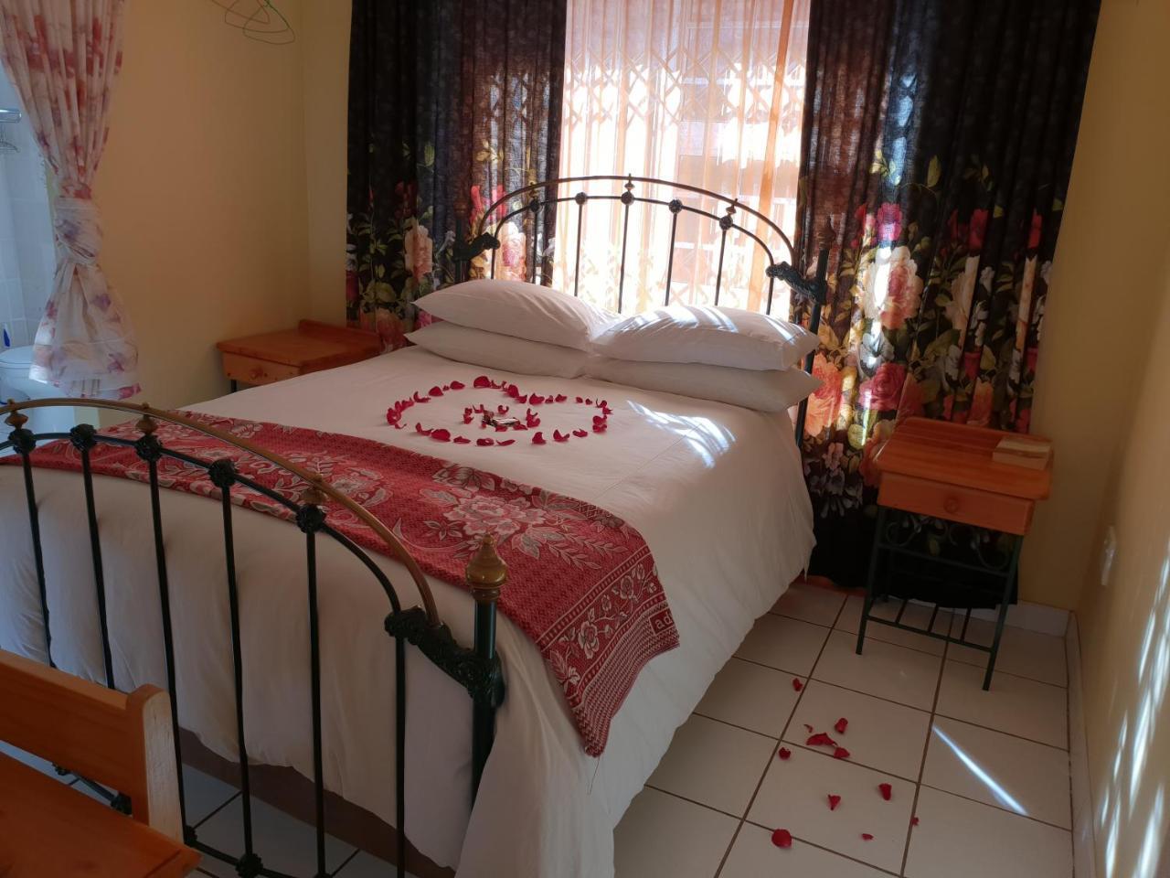 Ebenezer Guesthouse Bluewater Bay Port Elizabeth Buitenkant foto
