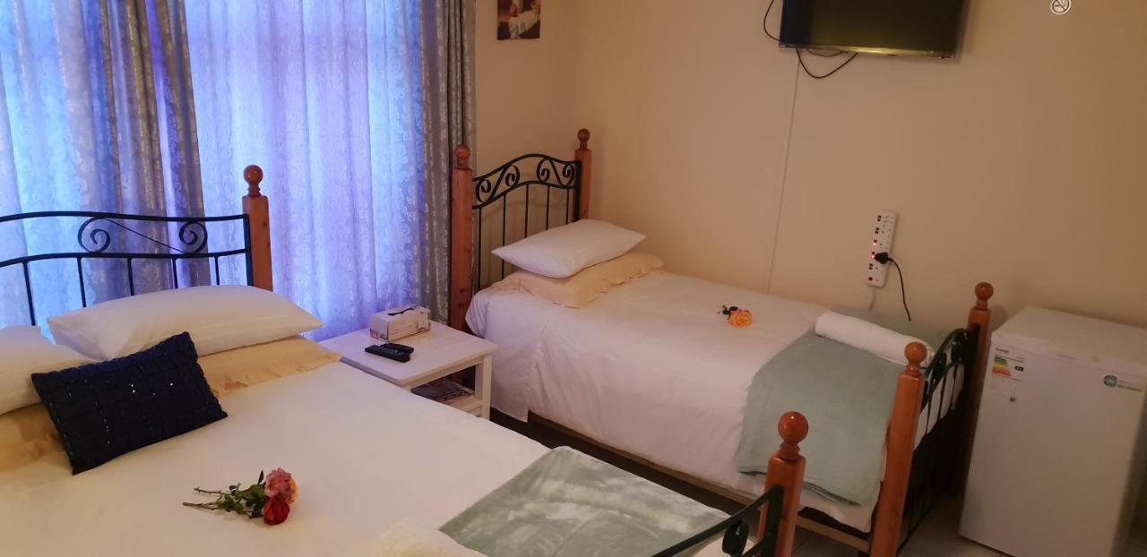 Ebenezer Guesthouse Bluewater Bay Port Elizabeth Buitenkant foto