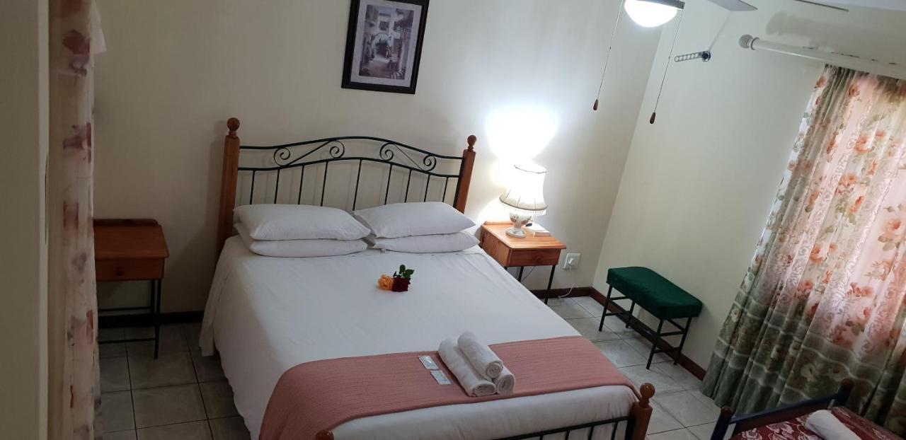 Ebenezer Guesthouse Bluewater Bay Port Elizabeth Buitenkant foto