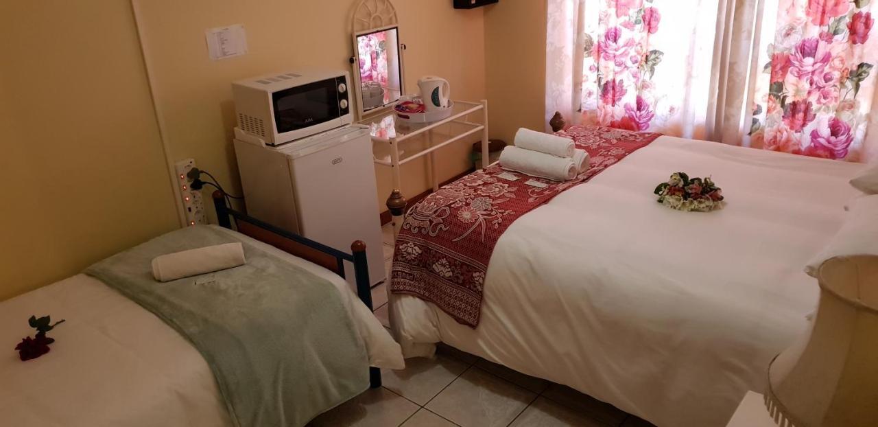 Ebenezer Guesthouse Bluewater Bay Port Elizabeth Buitenkant foto